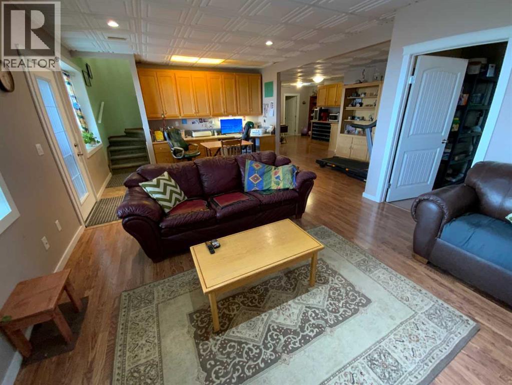 238 Centre Street S, Linden, Alberta  T0M 1J0 - Photo 27 - A2304830