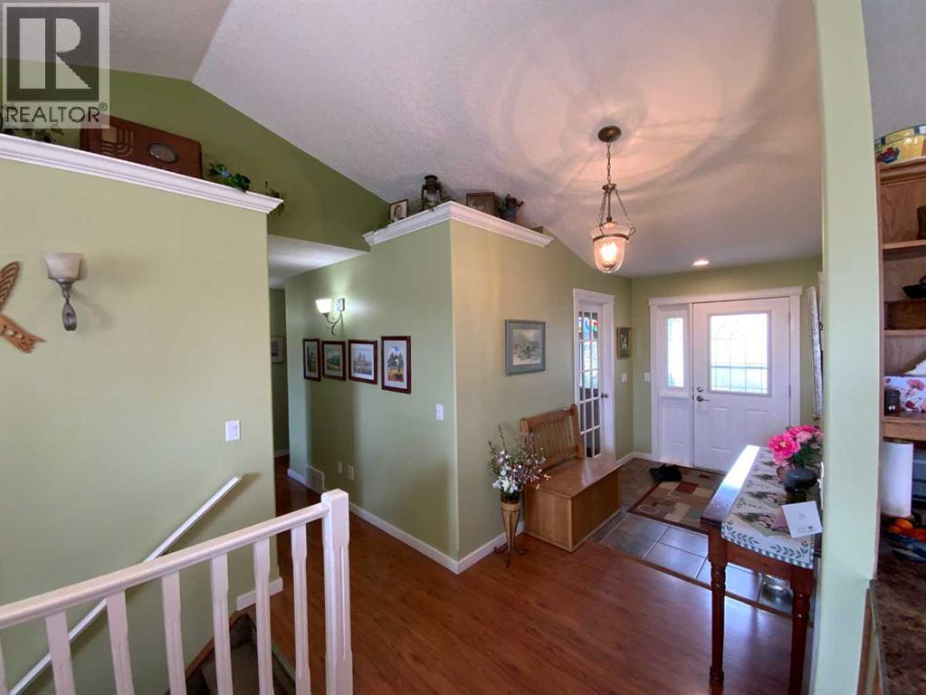 238 Centre Street S, Linden, Alberta  T0M 1J0 - Photo 5 - A2304830