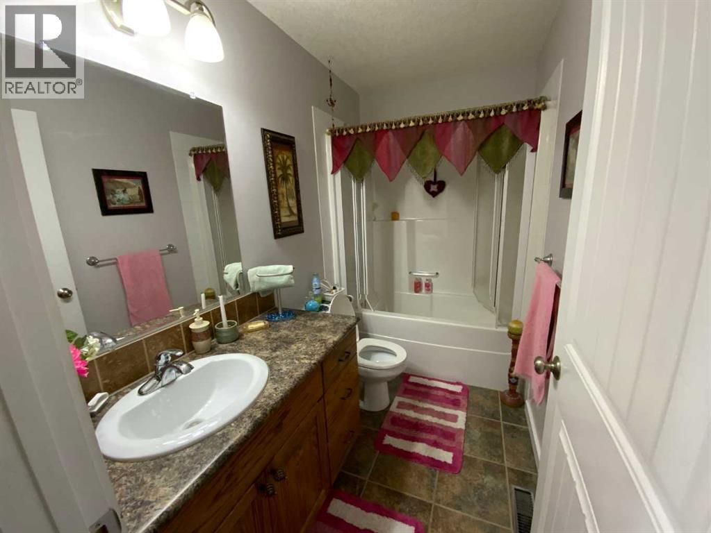 238 Centre Street S, Linden, Alberta  T0M 1J0 - Photo 12 - A2304830