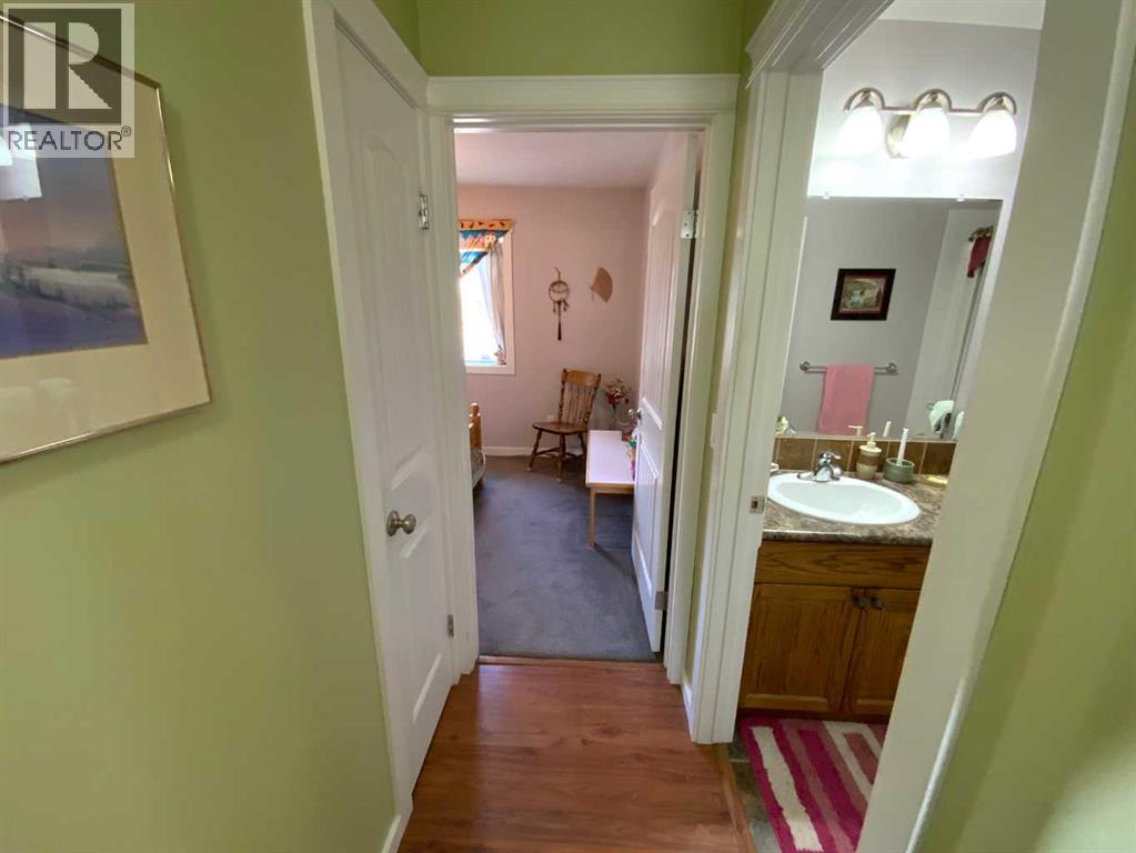 238 Centre Street S, Linden, Alberta  T0M 1J0 - Photo 11 - A2304830