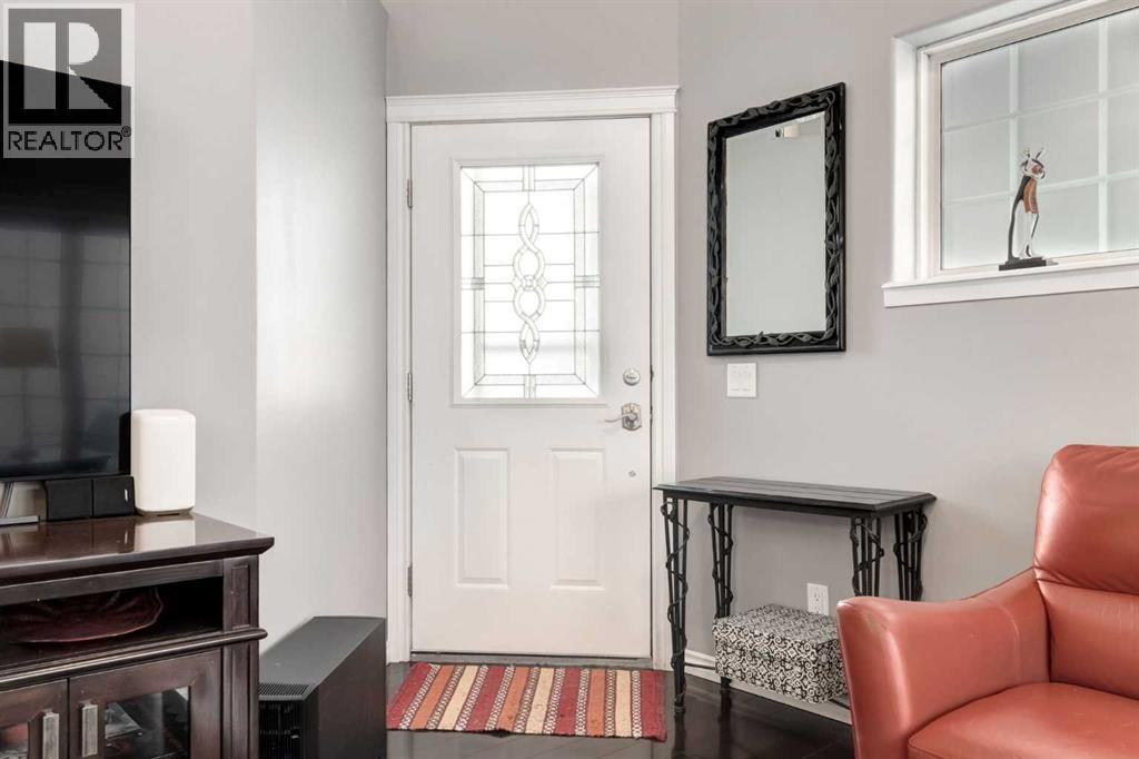 206, 1997 Sirocco Drive Sw, Calgary, Alberta  T3H 3E6 - Photo 3 - A2304817