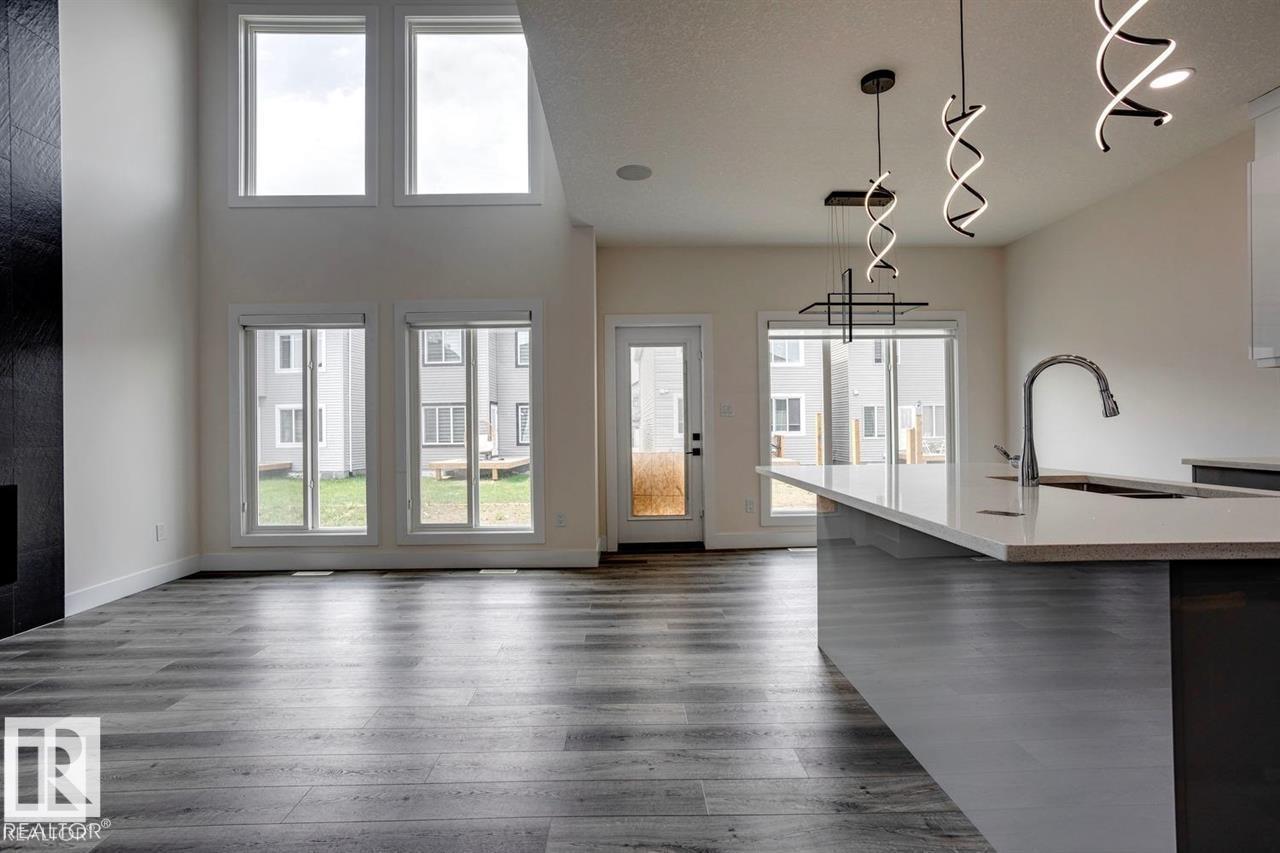 5210 kimball CR W SW, edmonton, Alberta