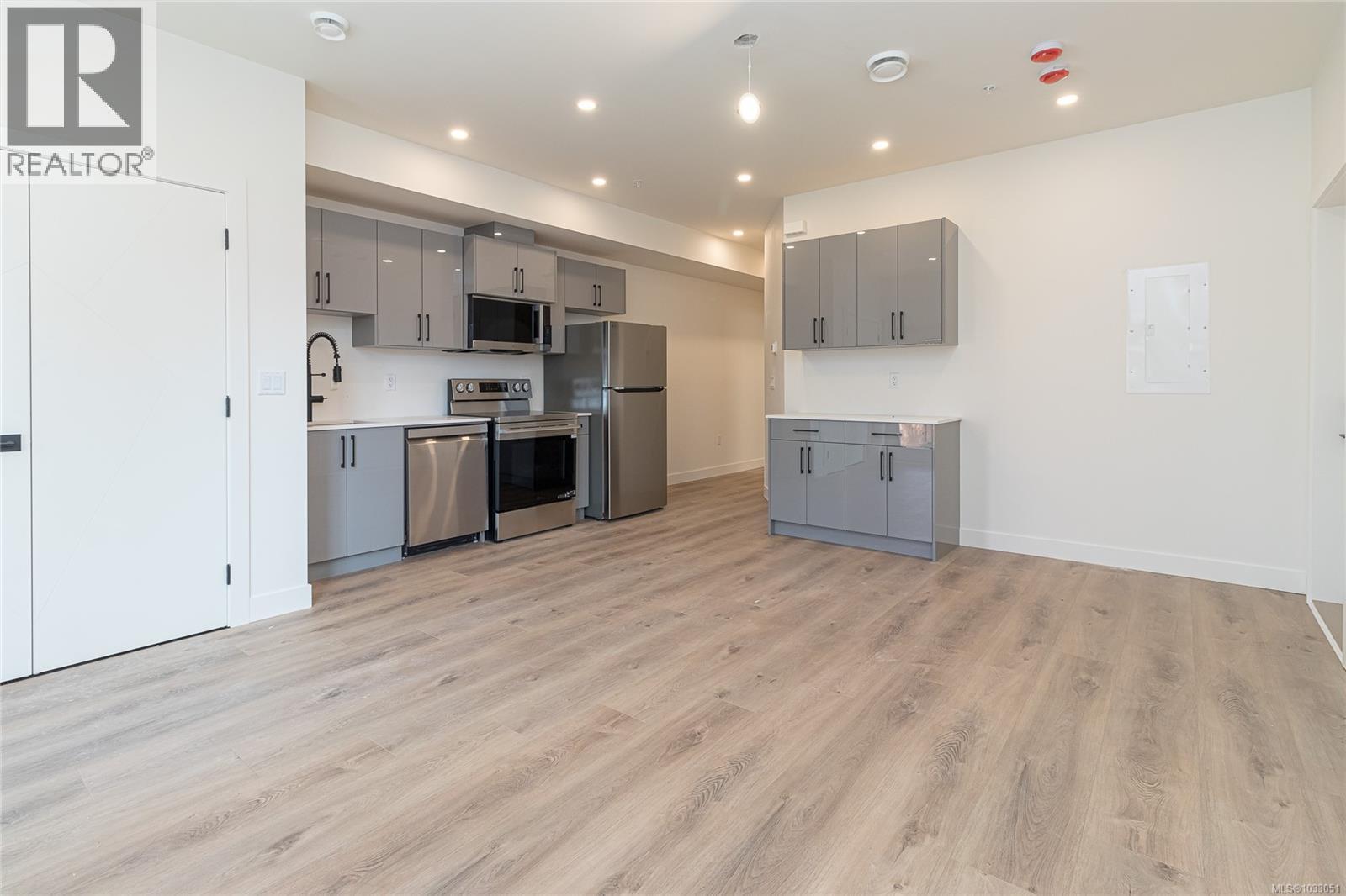 # 3 95 Battleford Ave, Saanich, British Columbia  V8Z 1K5 - Photo 5 - 1033051