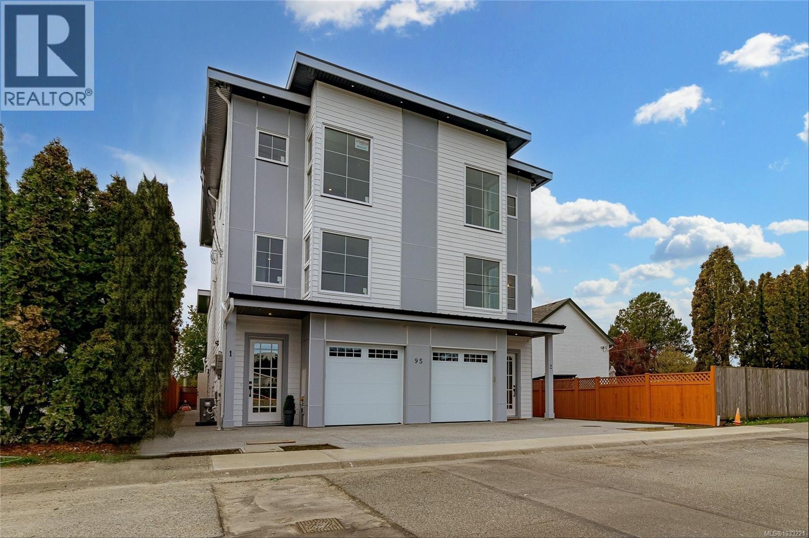 # 4 95 Battleford Ave, Saanich, British Columbia  V8Z 1K5 - Photo 3 - 1033221