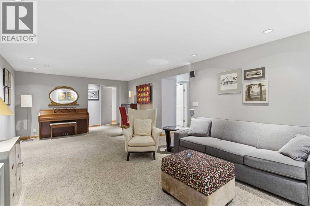 948 Canaveral Crescent SW, Calgary, Alberta  T2W 1N5 - Photo 24 - A2301156