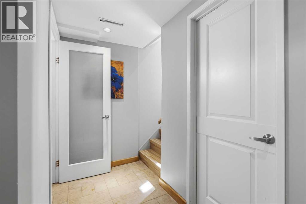 948 Canaveral Crescent SW, Calgary, Alberta  T2W 1N5 - Photo 20 - A2301156