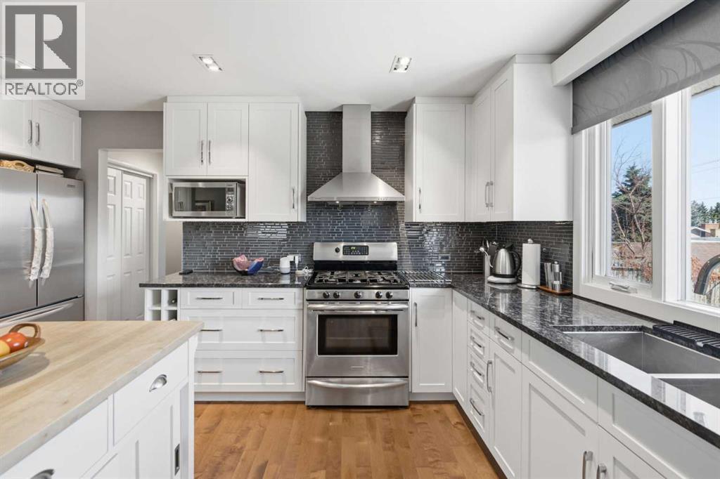 948 Canaveral Crescent SW, Calgary, Alberta  T2W 1N5 - Photo 12 - A2301156