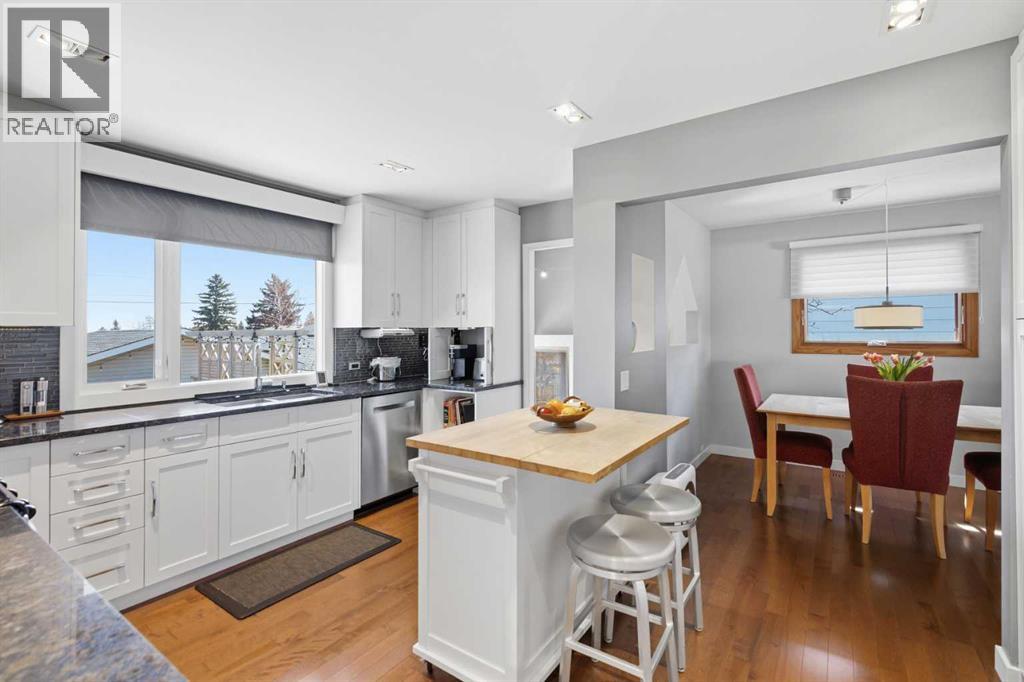 948 Canaveral Crescent SW, Calgary, Alberta  T2W 1N5 - Photo 14 - A2301156