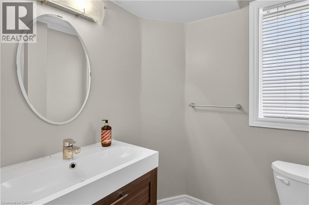 207 Rosslyn Avenue N, Hamilton, Ontario  L8L 7P8 - Photo 17 - 40809787