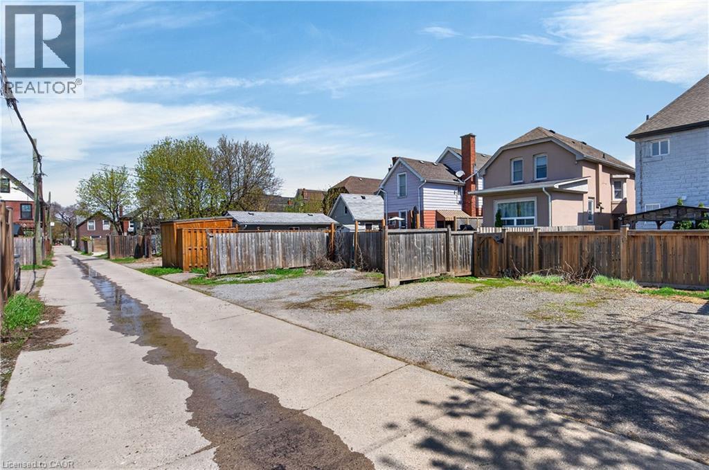 207 Rosslyn Avenue N, Hamilton, Ontario  L8L 7P8 - Photo 38 - 40809787