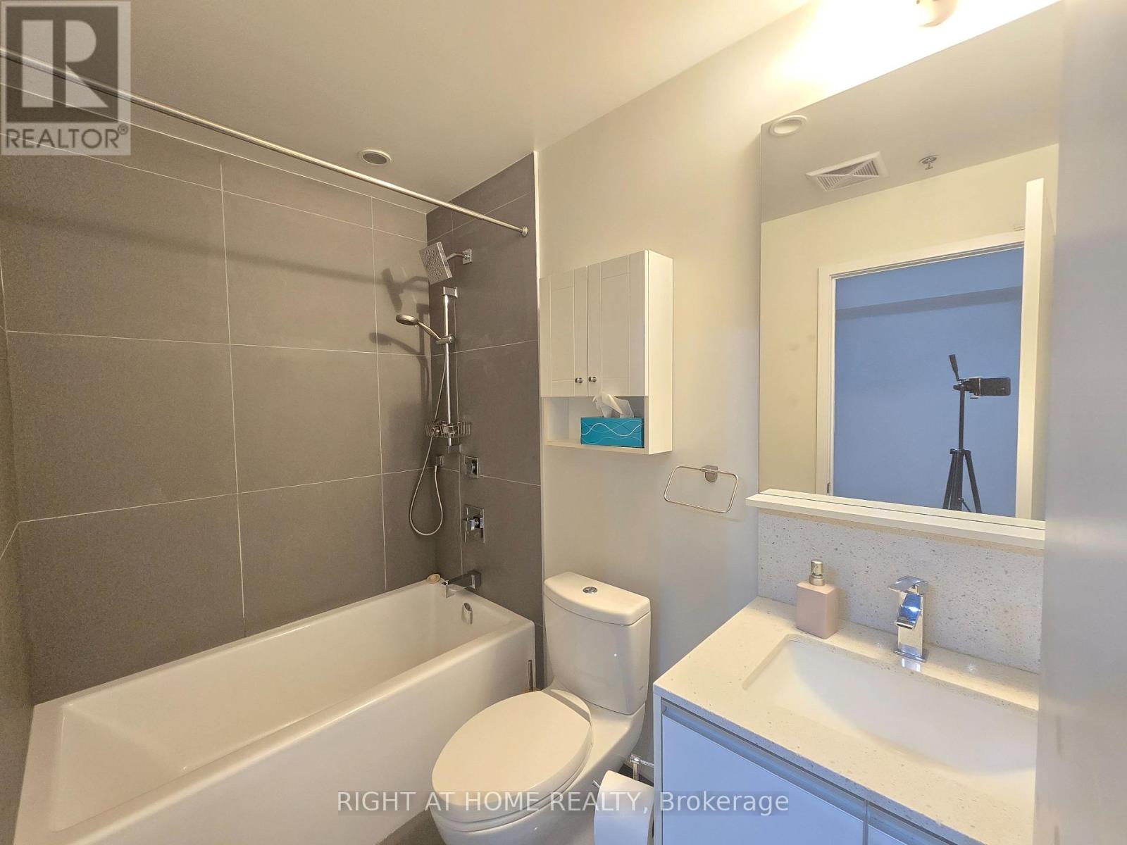 617 - 20 Gladstone Avenue, Toronto, Ontario  M6J 3K6 - Photo 8 - C13038654