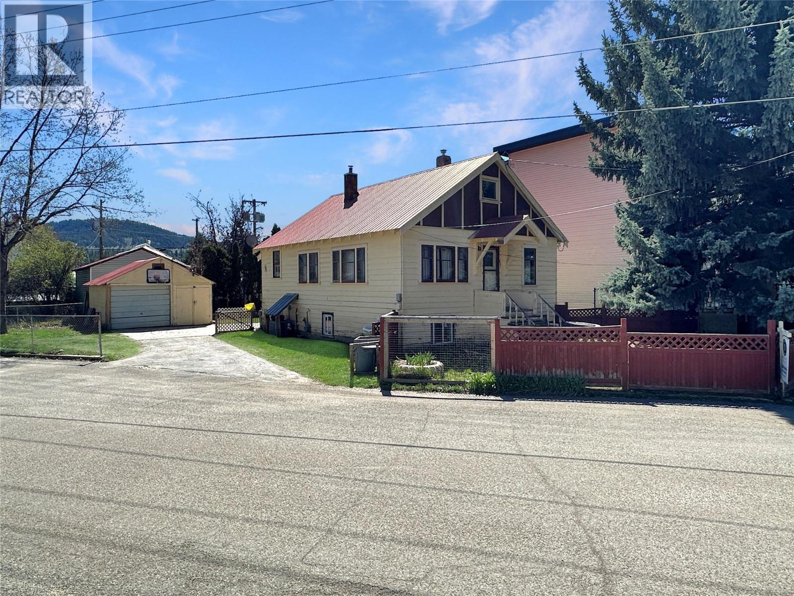 60 Angela Avenue, Princeton, British Columbia  V0X 1W0 - Photo 1 - 10379839