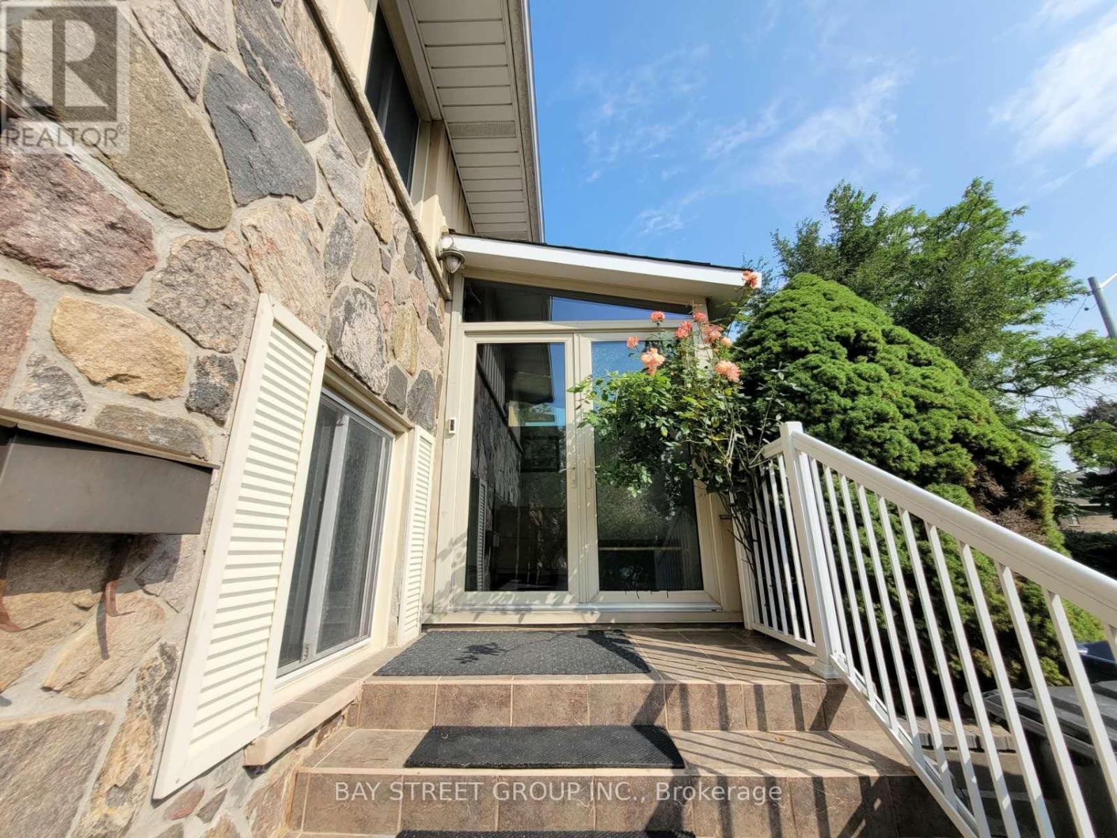 238 The West Mall, Toronto, Ontario  M9C 1C5 - Photo 3 - W13044918