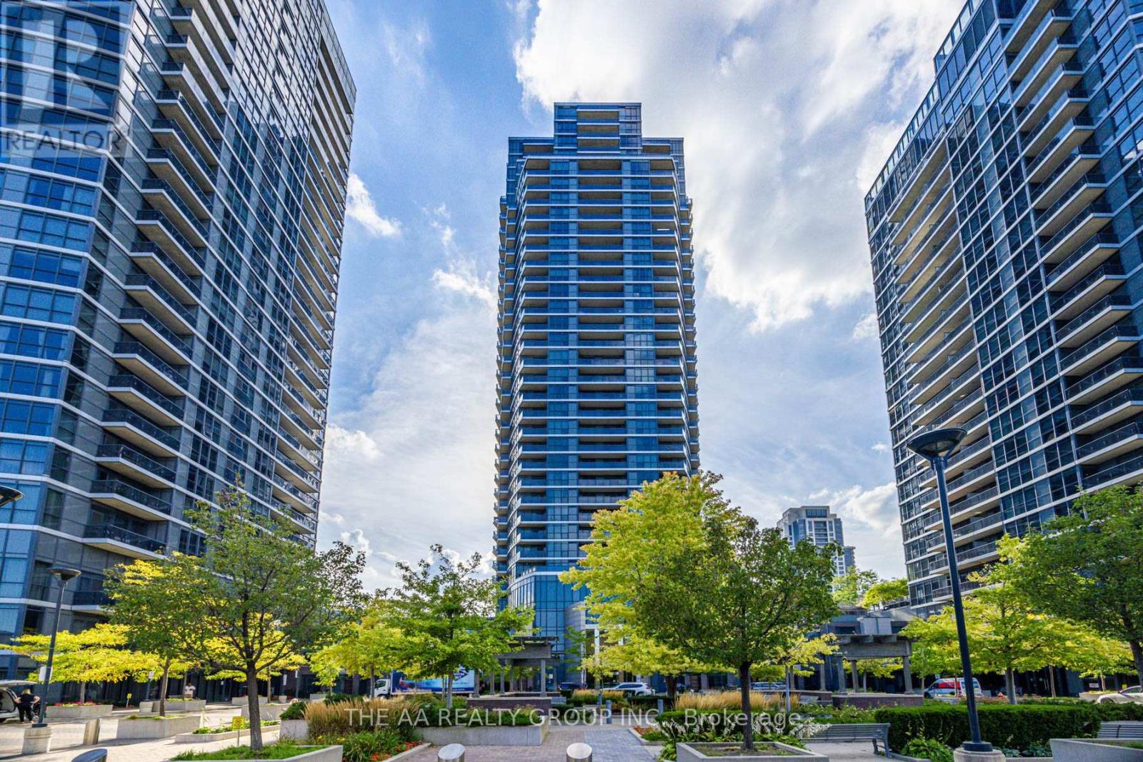 2111 - 5 VALHALLA INN ROAD, Toronto, Ontario