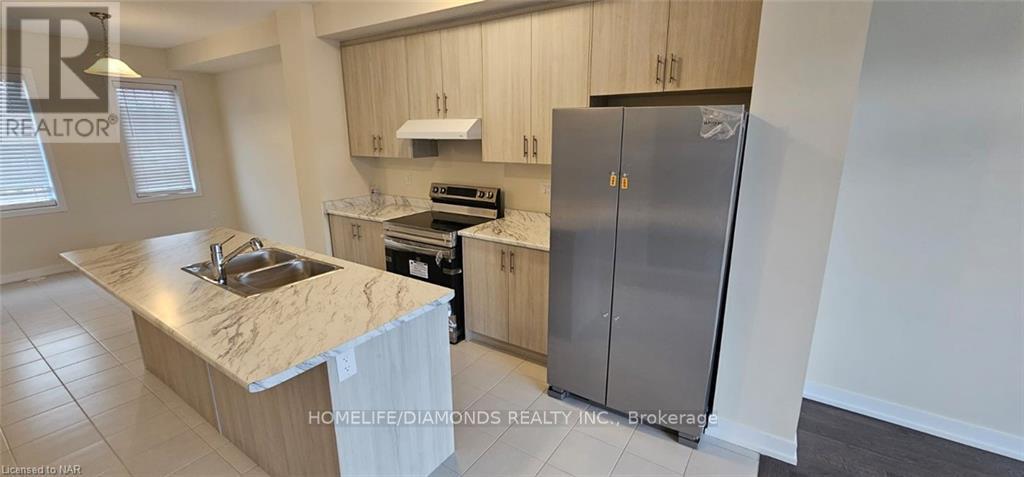 145 Melody Lane, Thorold, Ontario  L3B 0L2 - Photo 5 - X13044886