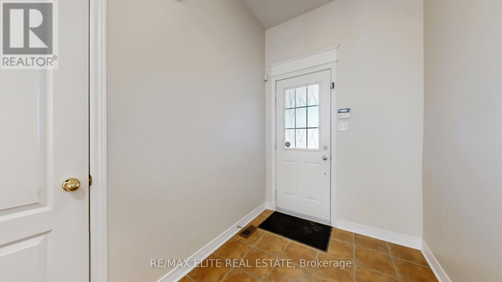 62 Macedonia Court, Newmarket, Ontario  L3X 2W8 - Photo 17 - N12883658