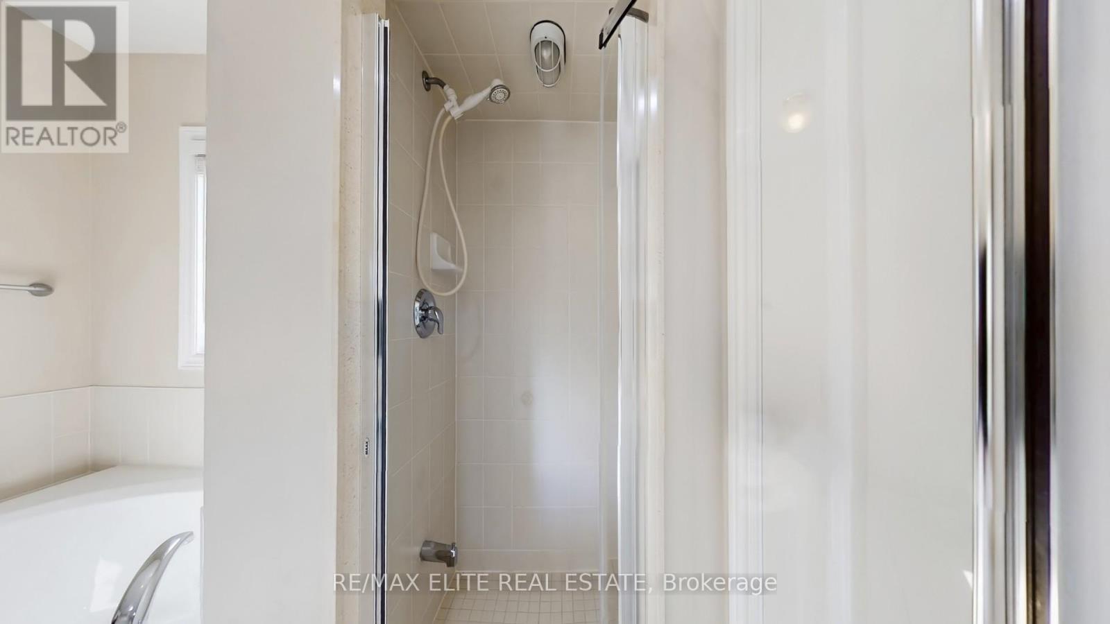 62 Macedonia Court, Newmarket, Ontario  L3X 2W8 - Photo 28 - N12883658