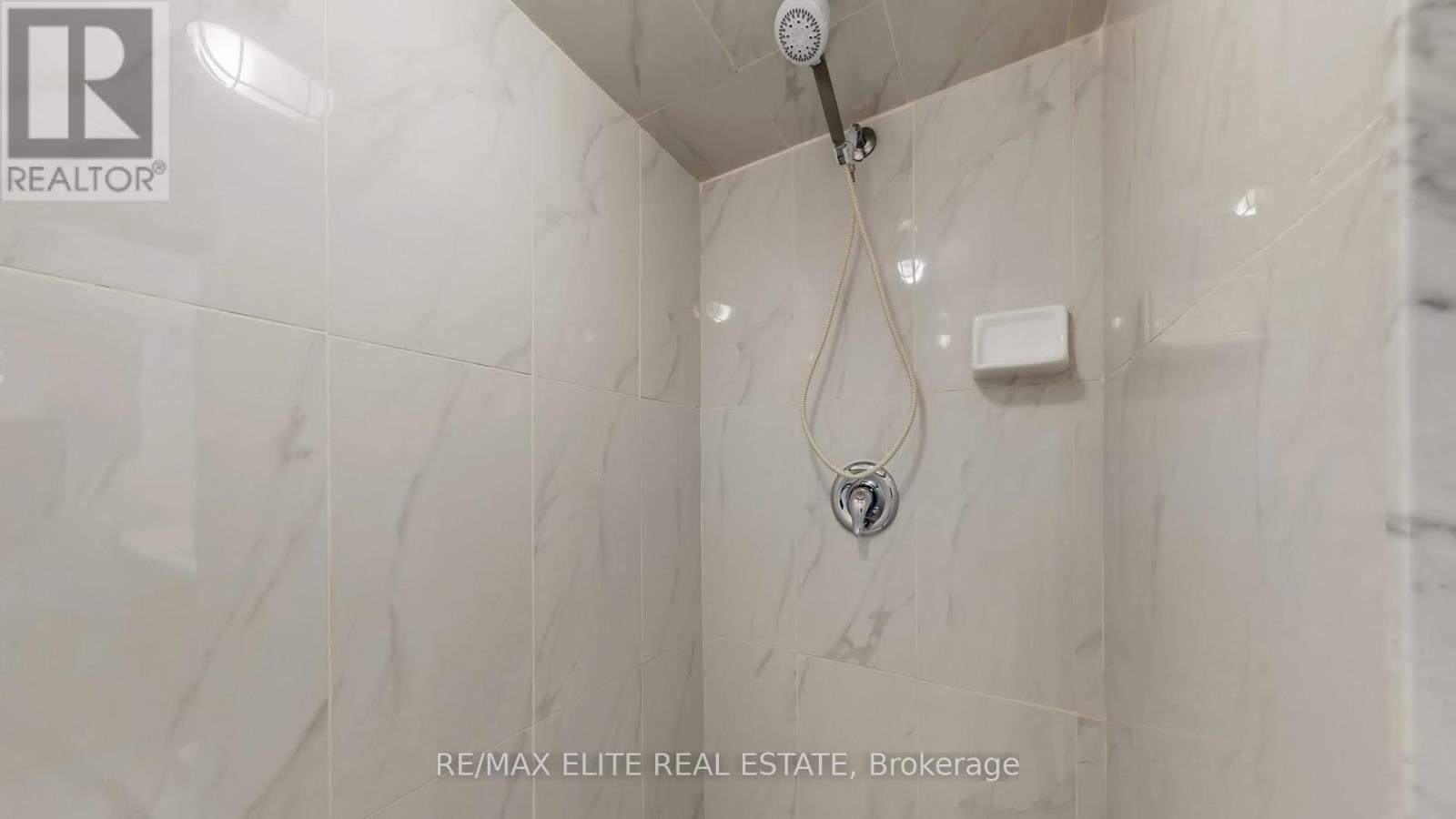 62 Macedonia Court, Newmarket, Ontario  L3X 2W8 - Photo 38 - N12883658