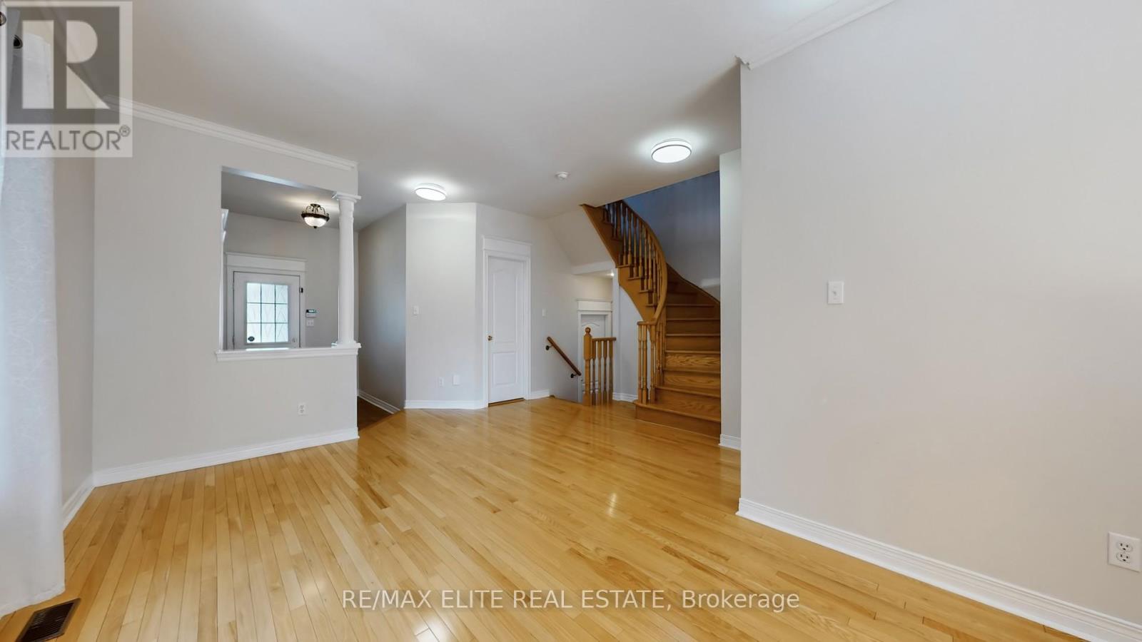 62 Macedonia Court, Newmarket, Ontario  L3X 2W8 - Photo 6 - N12883658