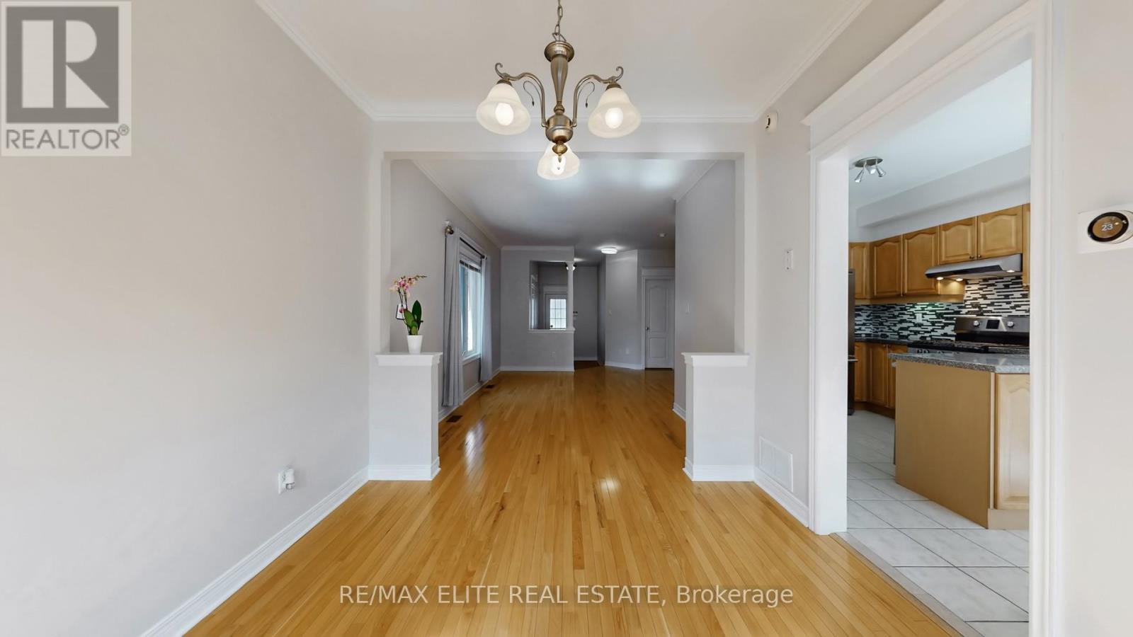 62 Macedonia Court, Newmarket, Ontario  L3X 2W8 - Photo 7 - N12883658