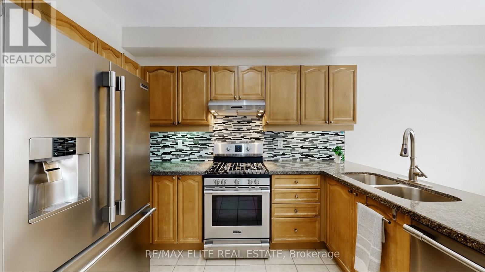 62 Macedonia Court, Newmarket, Ontario  L3X 2W8 - Photo 9 - N12883658