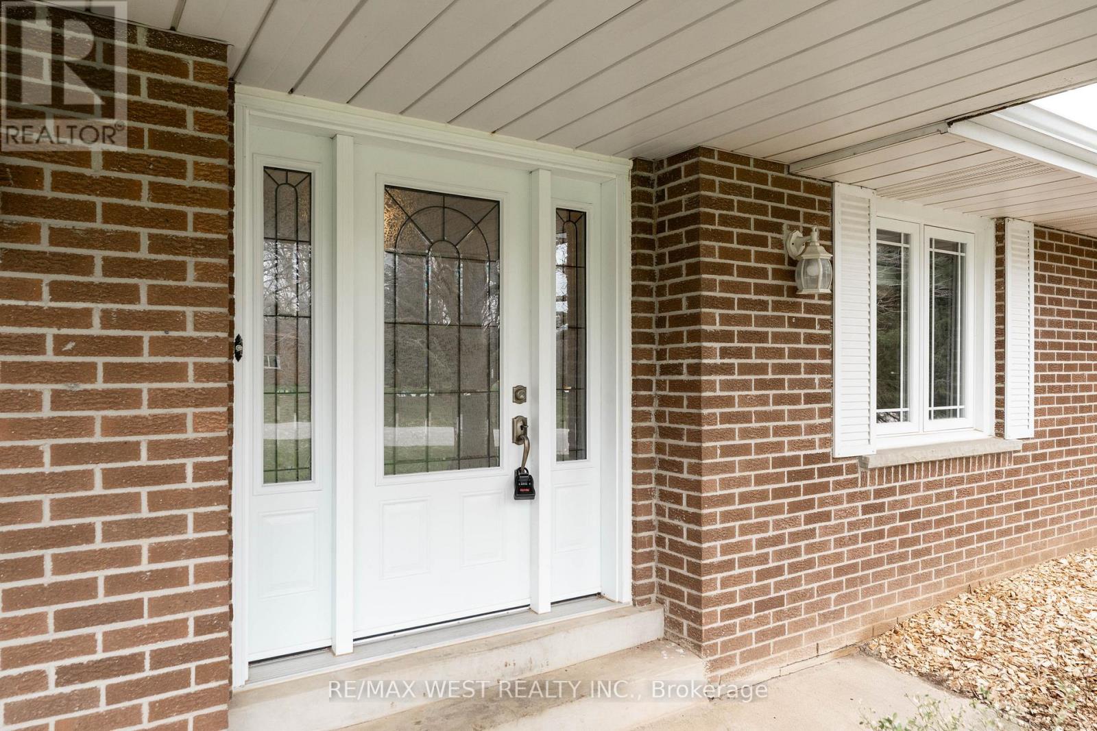 3 Field Crest Road, Caledon, Ontario  L7C 1H4 - Photo 3 - W13016178