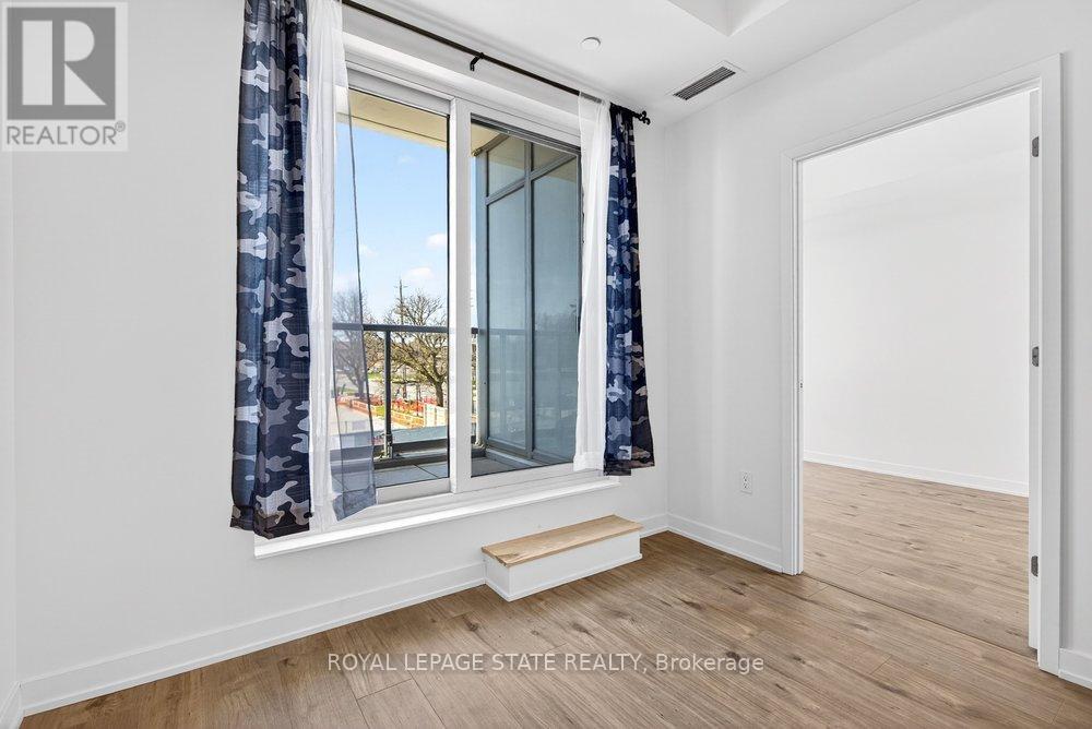 207 - 500 Plains Road E, Burlington, Ontario  L7T 2E1 - Photo 37 - W13042830