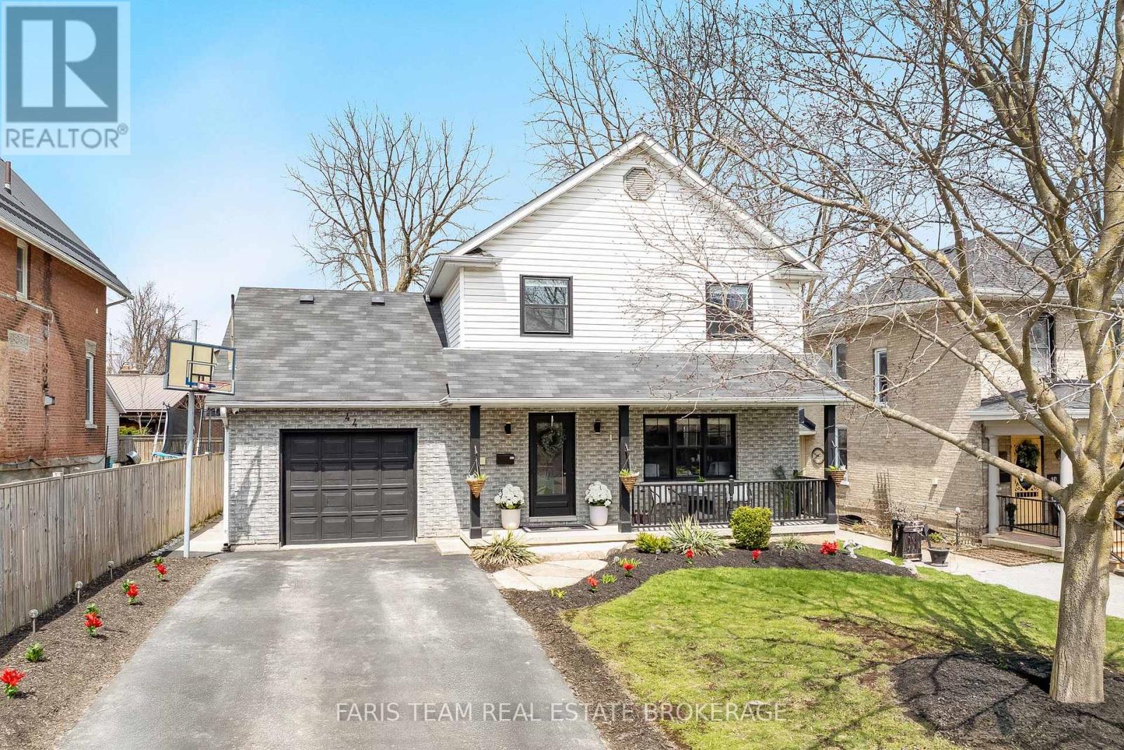 44 REGENT STREET, Kawartha Lakes, Ontario