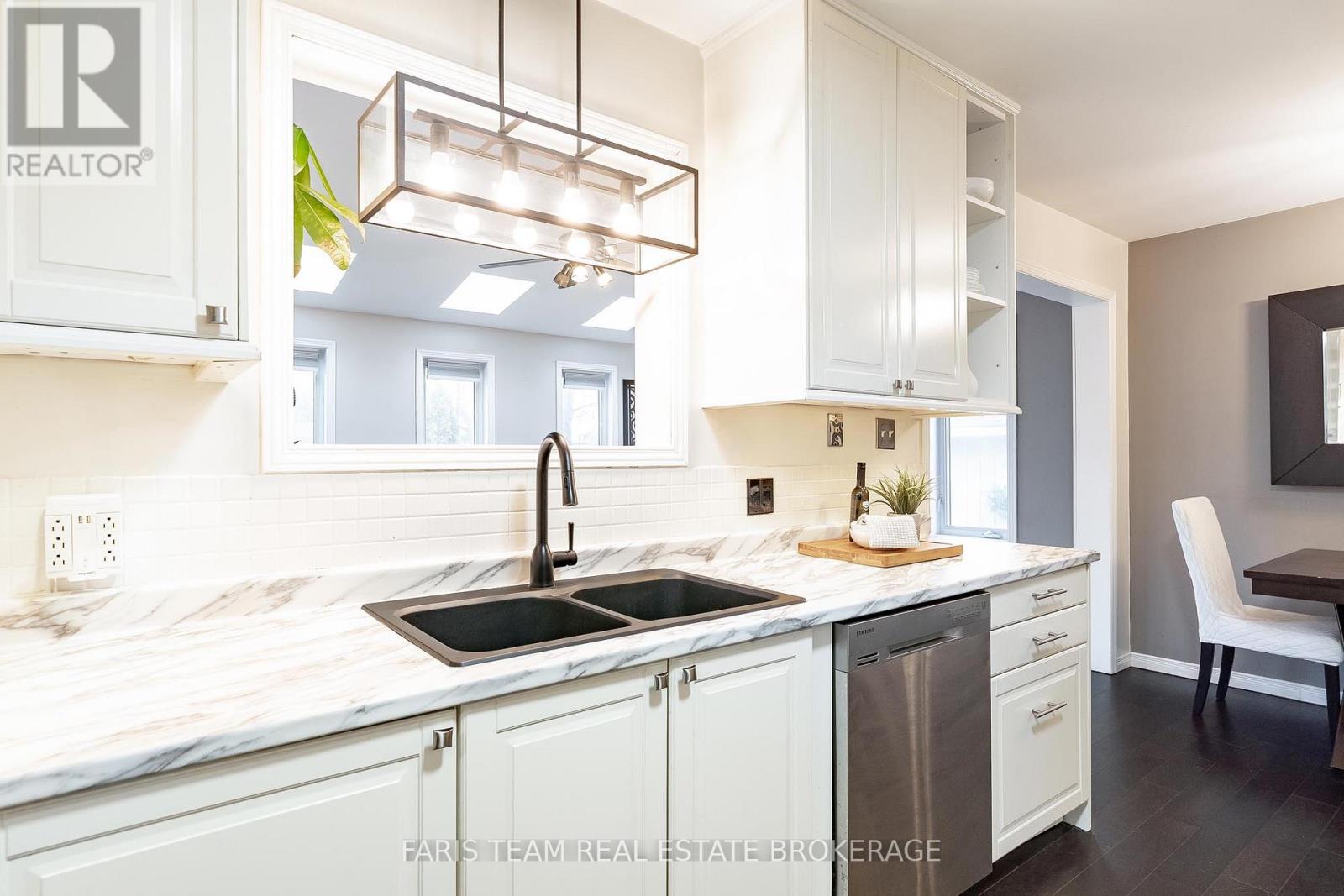 44 Regent Street, Kawartha Lakes, Ontario  K9V 3V2 - Photo 8 - X12949078