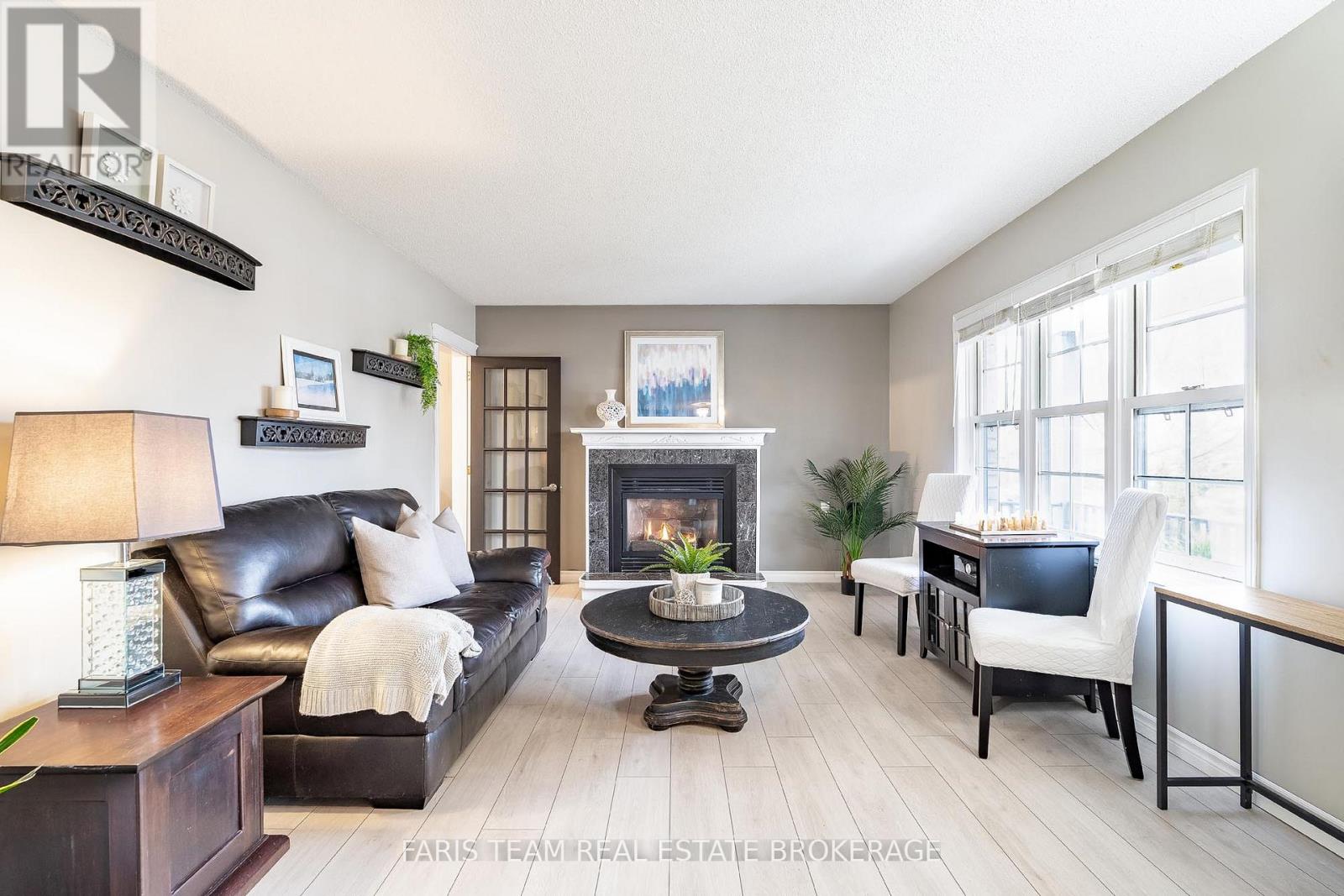 44 Regent Street, Kawartha Lakes, Ontario  K9V 3V2 - Photo 17 - X12949078