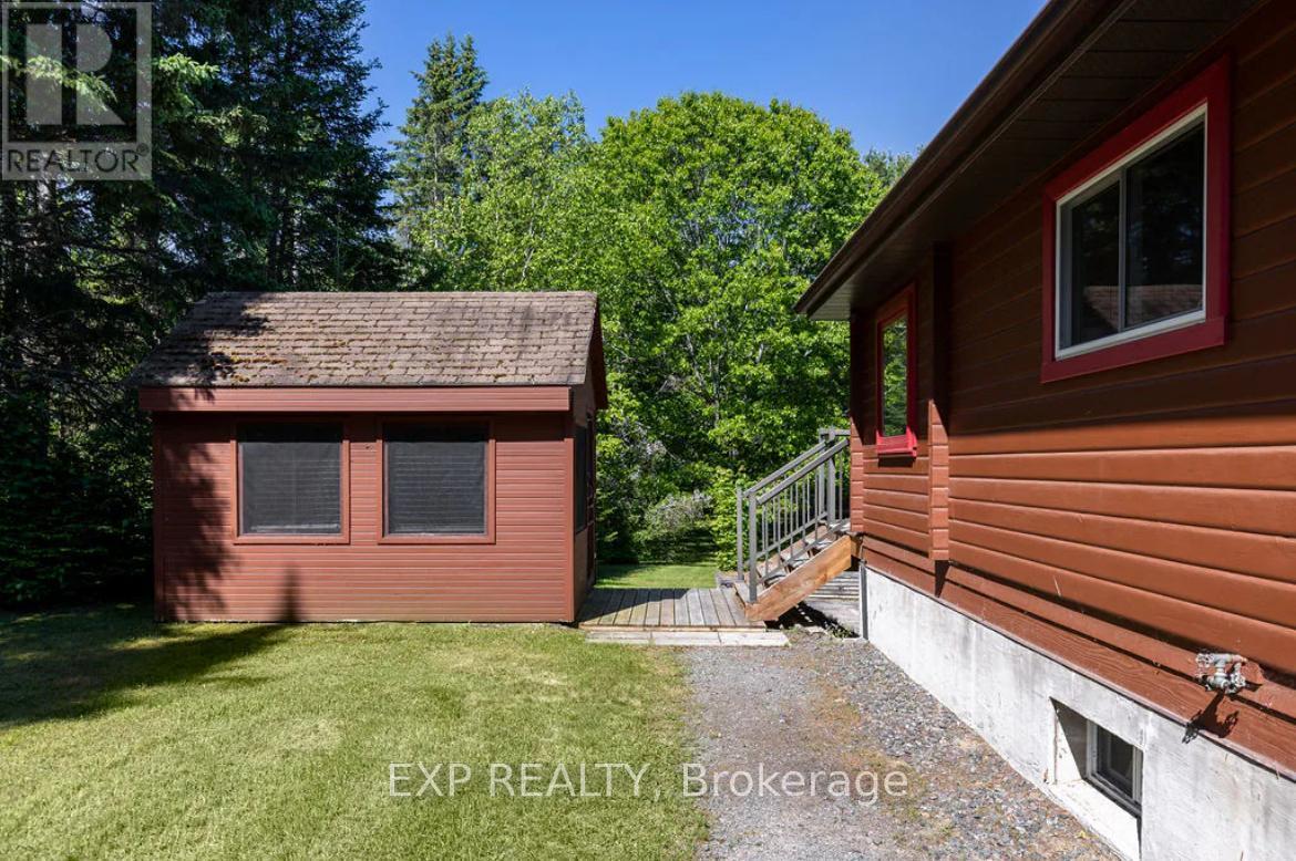 27 Groeger Road, Huntsville, Ontario  P1H 2J4 - Photo 3 - X12685234