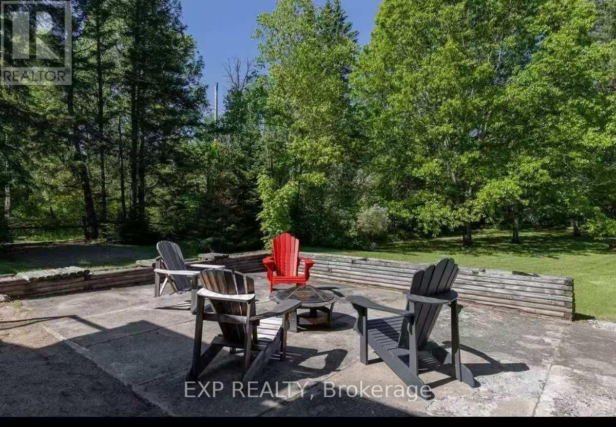 27 Groeger Road, Huntsville, Ontario  P1H 2J4 - Photo 8 - X12685234