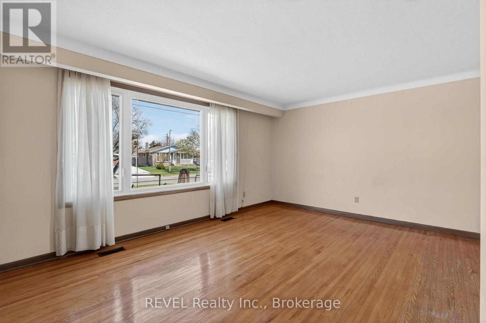 15 Woodgate Drive, Welland, Ontario  L3C 3H5 - Photo 9 - X13041824