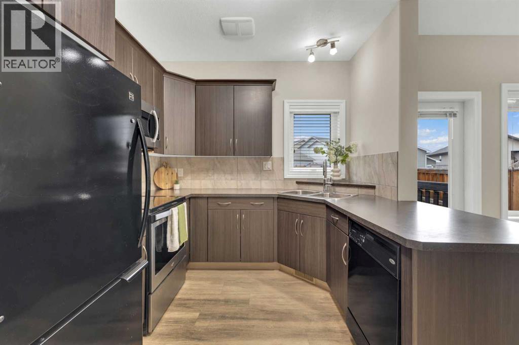 9 Ross Close, Sylvan Lake, Alberta  T4S 0C8 - Photo 8 - A2300548