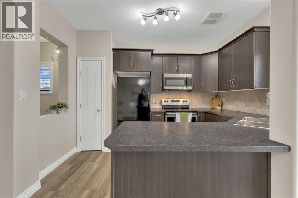 9 Ross Close, Sylvan Lake, Alberta  T4S 0C8 - Photo 7 - A2300548