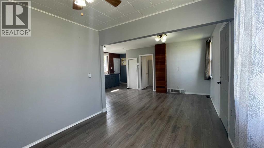 709 7 Avenue, Wainwright, Alberta  T9W 1B5 - Photo 9 - A2303843