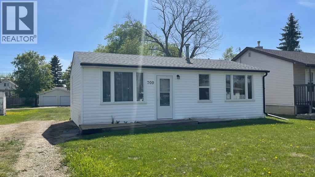 709 7 Avenue, Wainwright, Alberta  T9W 1B5 - Photo 21 - A2303843