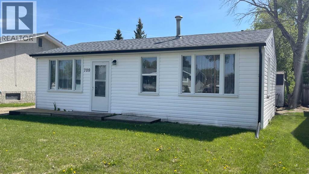 709 7 Avenue, Wainwright, Alberta  T9W 1B5 - Photo 23 - A2303843