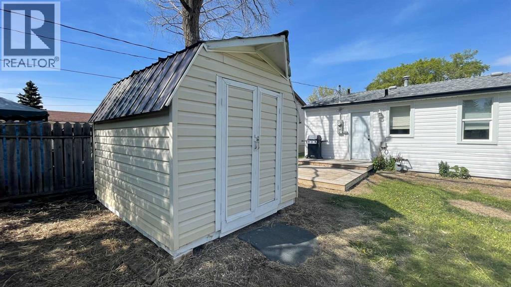 709 7 Avenue, Wainwright, Alberta  T9W 1B5 - Photo 18 - A2303843