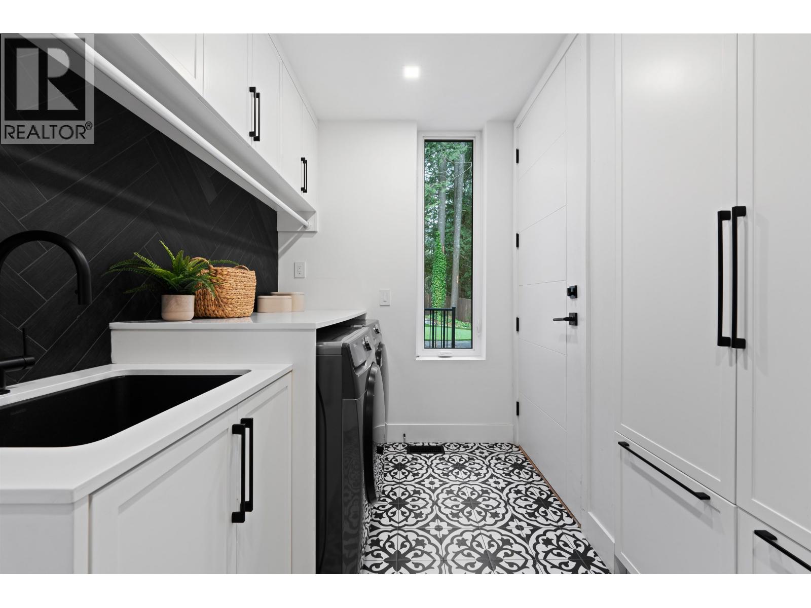 4528 Skyline Drive, North Vancouver, British Columbia  V7R 3H1 - Photo 33 - R3089495