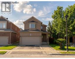 62 MACEDONIA COURT, Newmarket, Ontario