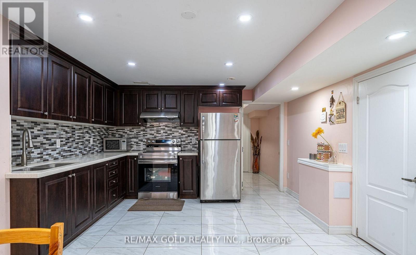 311 Father Tobin Road, Brampton, Ontario  L6R 0P4 - Photo 34 - W12999384