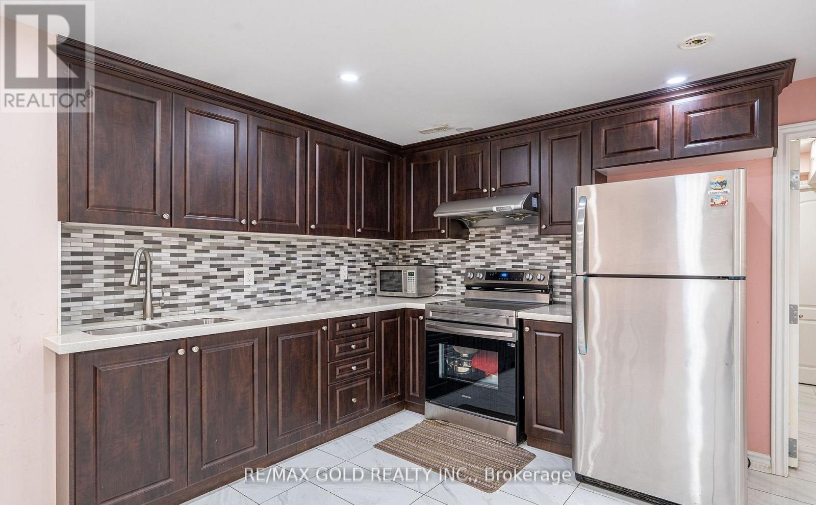 311 Father Tobin Road, Brampton, Ontario  L6R 0P4 - Photo 35 - W12999384