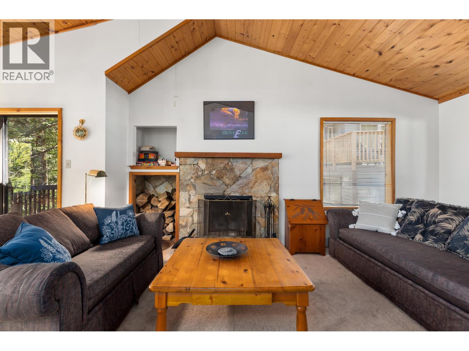 2732 Sproatt Drive, Whistler, British Columbia  V8E 0A8 - Photo 3 - R3115812