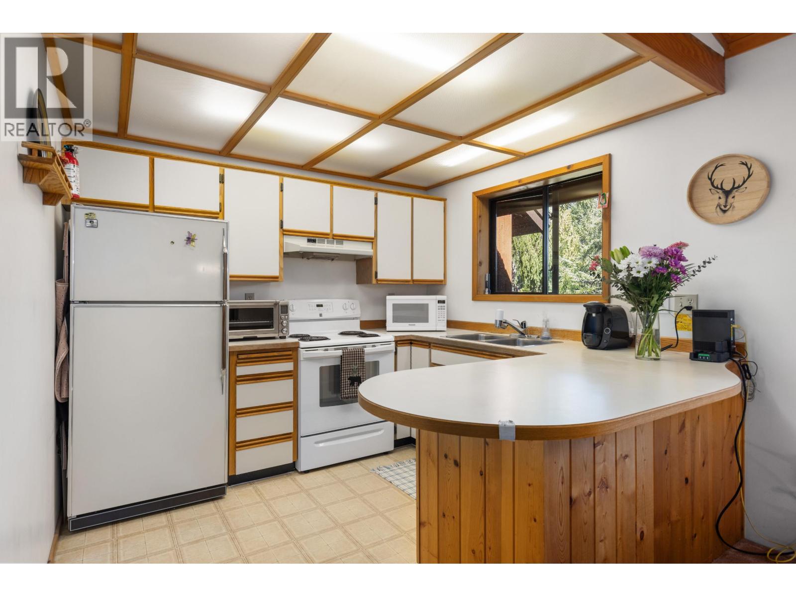 2732 Sproatt Drive, Whistler, British Columbia  V8E 0A8 - Photo 6 - R3115812