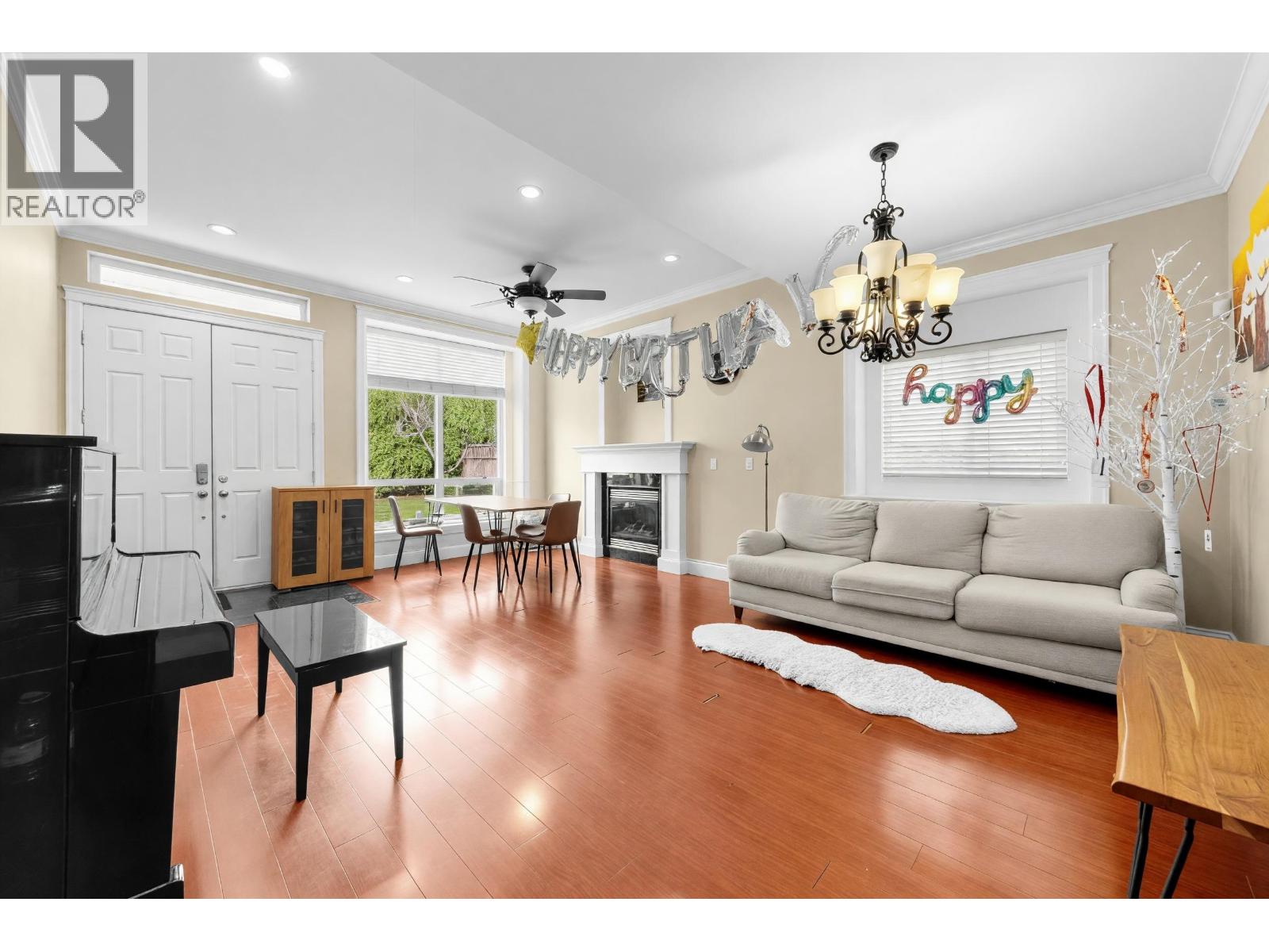 5880 Irmin Street, Burnaby, British Columbia  V5J 1Y9 - Photo 5 - R3115432