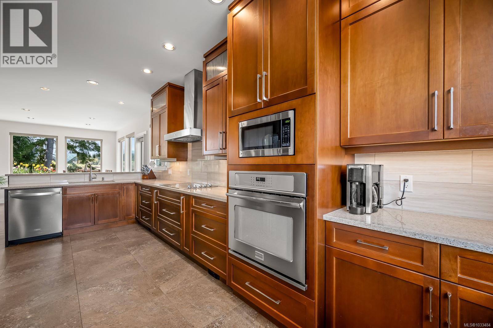 3389 Rhys Rd, Courtenay, British Columbia  V9N 0B7 - Photo 4 - 1033484