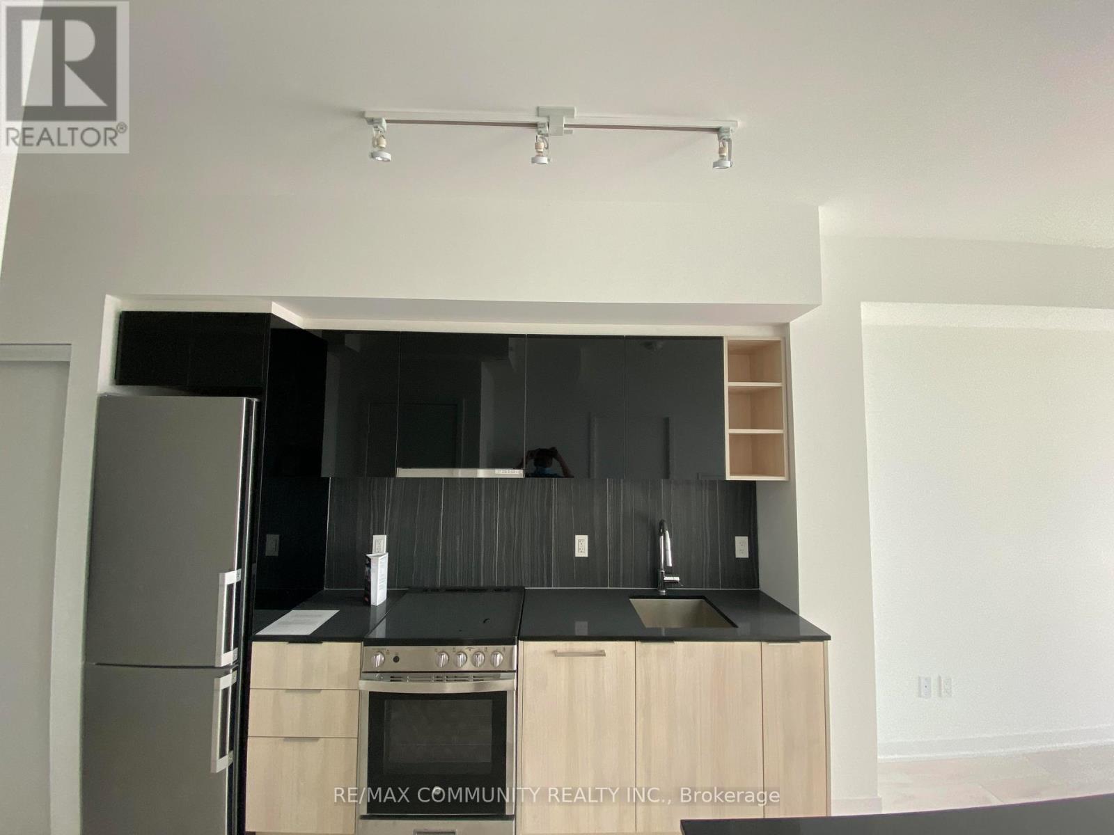 1003 - 31 Tippett Road, Toronto, Ontario  M3H 0C8 - Photo 7 - C13044978