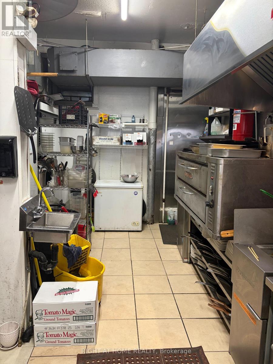 62 Dunlop Street W, Barrie, Ontario  L4N 1A4 - Photo 6 - S13033094