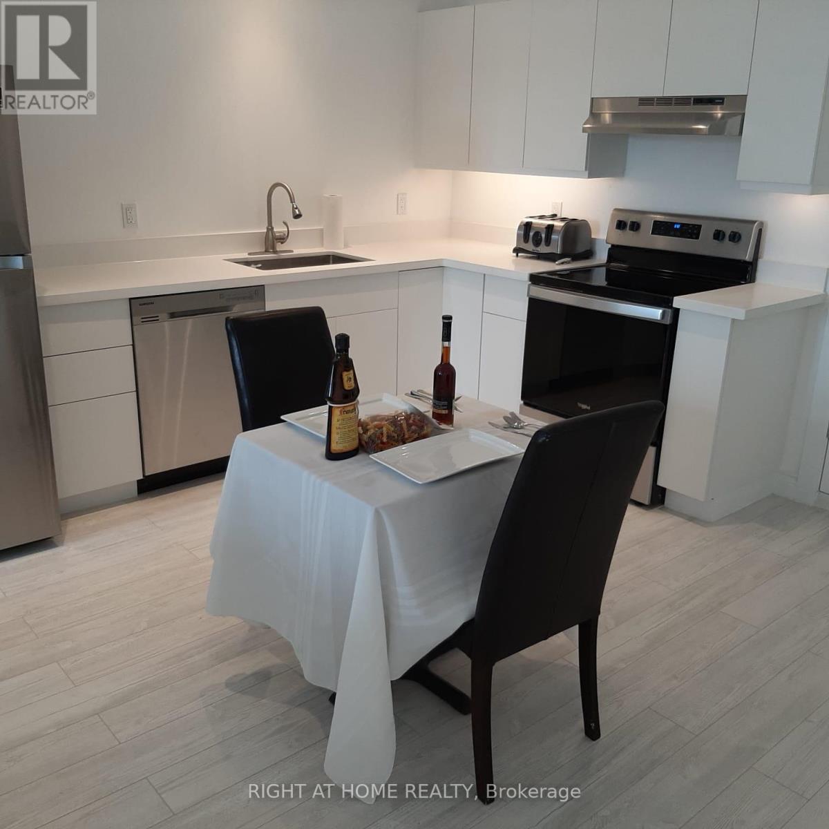 62 Dunlop Street W, Barrie, Ontario  L4N 1A4 - Photo 16 - S13033094